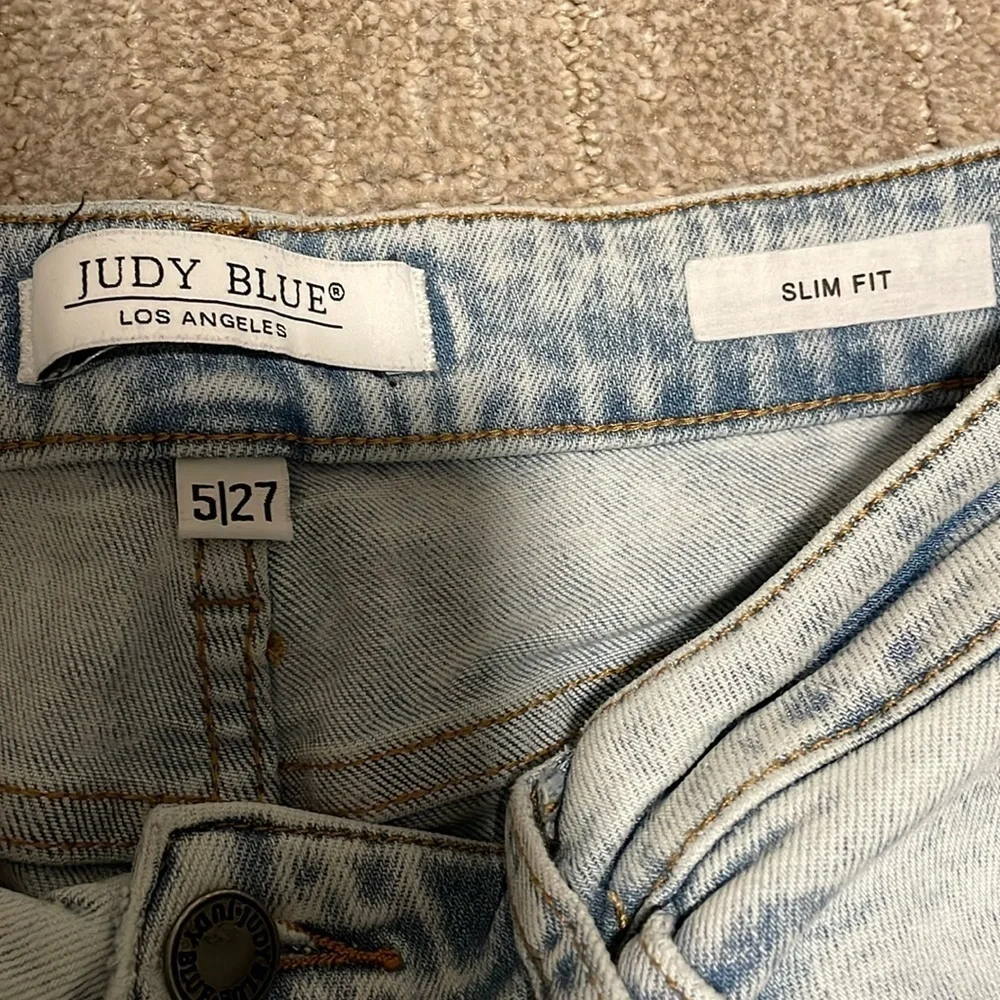 Judy Blue light wash slim fit jeans. Sz 5/ 27 - Picture 2 of 5